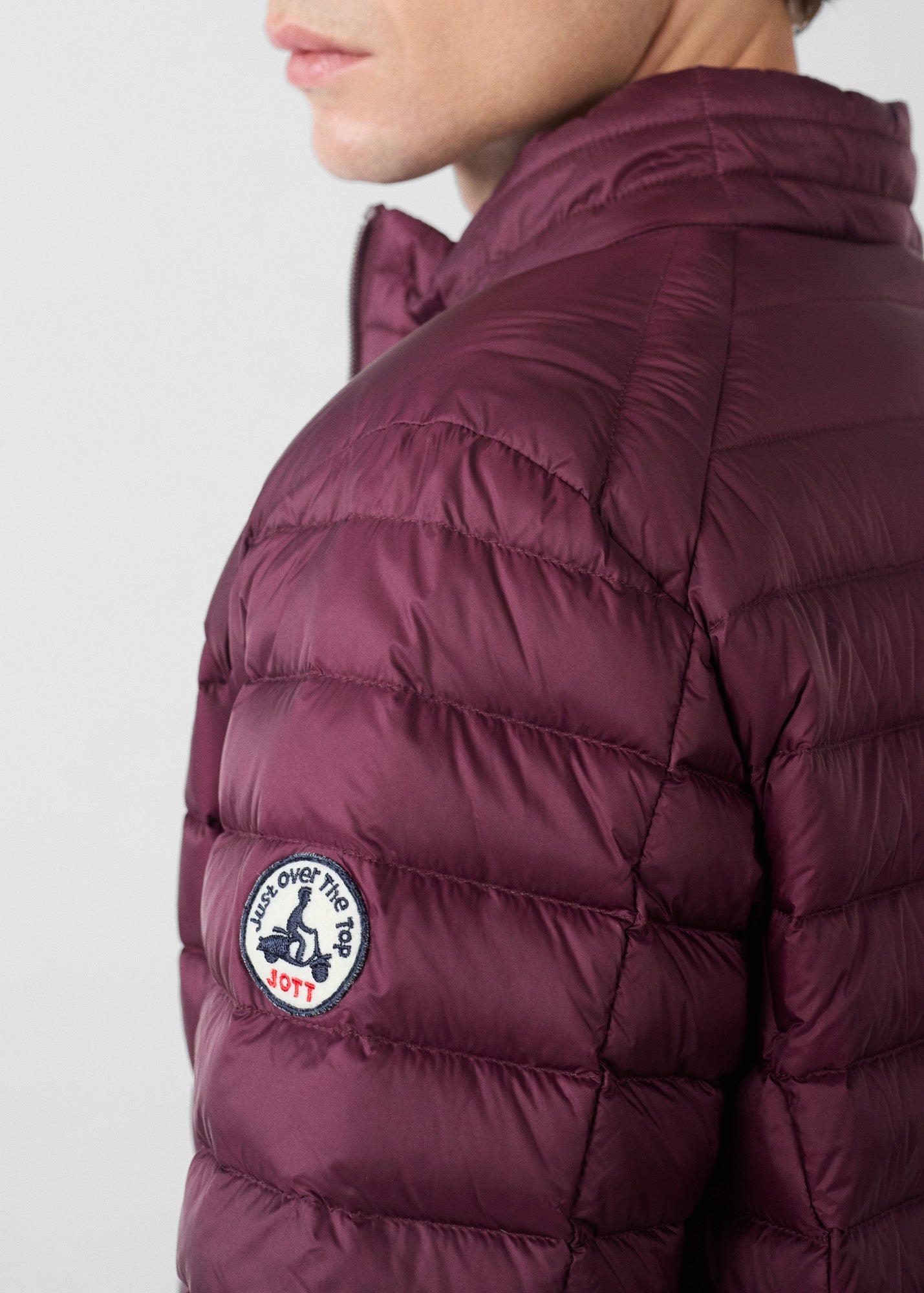 Doudoune légère Cerise noire Mat