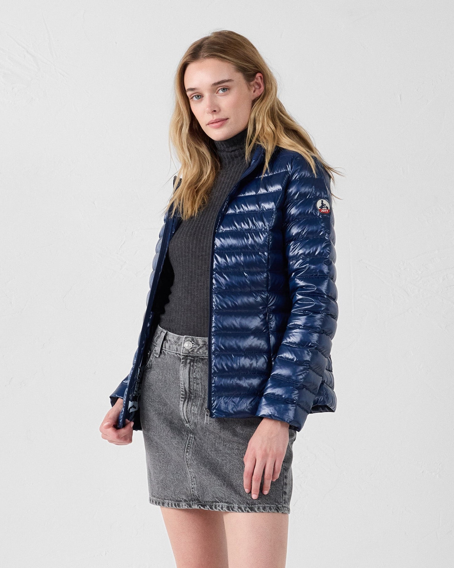 Doudoune légère à capuche Marine Cloe shiny