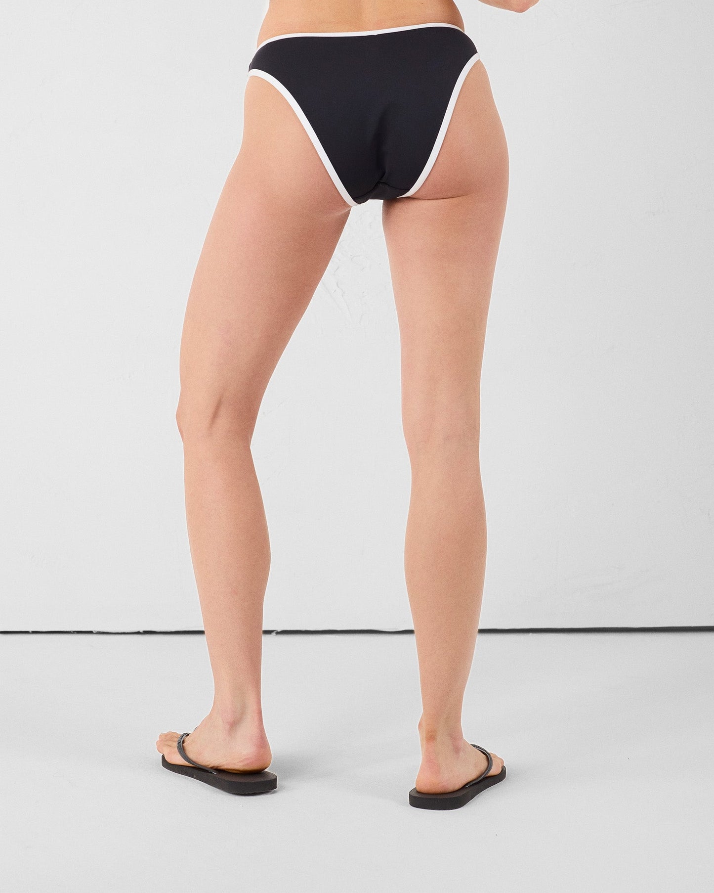 Bas de maillot de bain brésilien Noir Maeva bottom